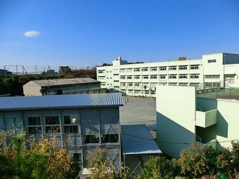 小学校 横浜市立篠原西小学校　約840m