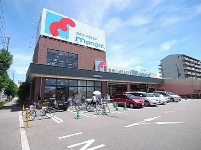 スーパー 【スーパー】万代川西加茂店まで927m