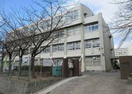 中学校 【中学校】神戸市立神陵台中学校まで662m