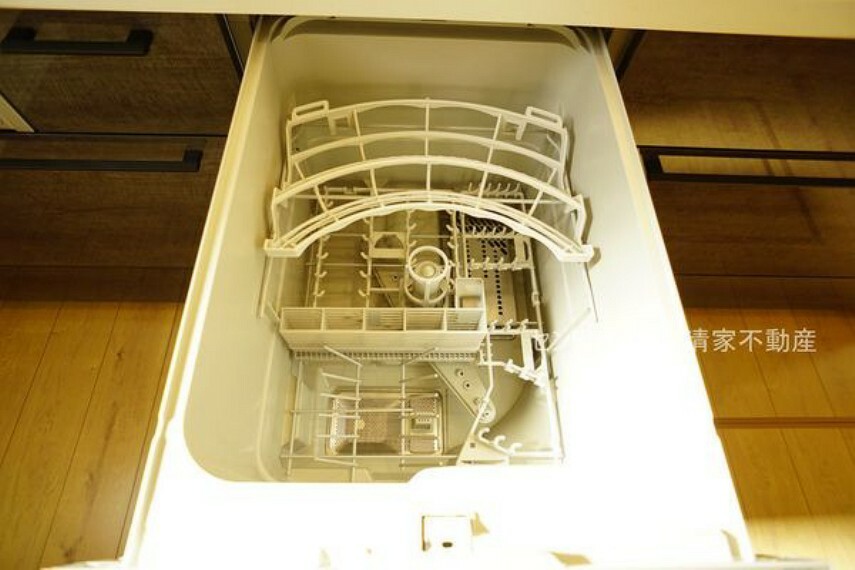 キッチン A棟:忙しい奥様に嬉しい食洗機完備！（2021年11月撮影）