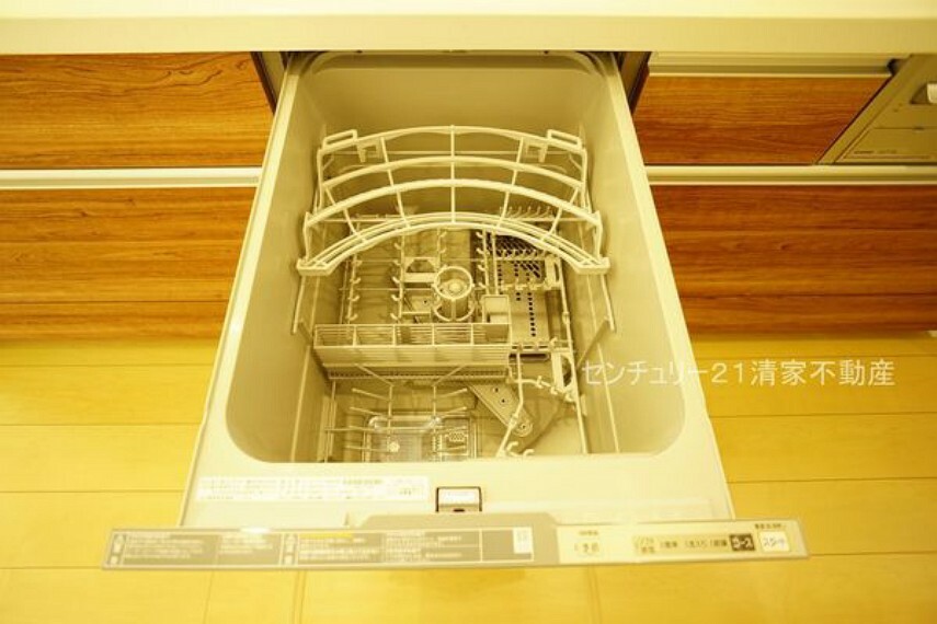 キッチン B棟:忙しい奥様に嬉しい食洗機完備！（2021年11月撮影）