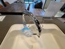 キッチン タッチレス水栓は触れずにお水が出るので清潔にお使いいただけます！コロナ対策にも便利な機能です！