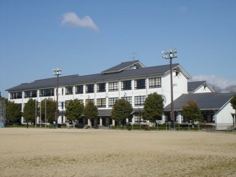 小学校 【小学校】近江八幡市立武佐小学校まで168m