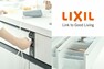 キッチン/LIXIL「AS」キッチンワークを支える多彩な機能   キッチンコンセント 調理家電をサッと使えるコンセントをキッチン前面に。防水カバー付きで安全。  引出し仕様 引出しを勢いよく閉めても、減速して静かに閉まるソフトモーションレール。