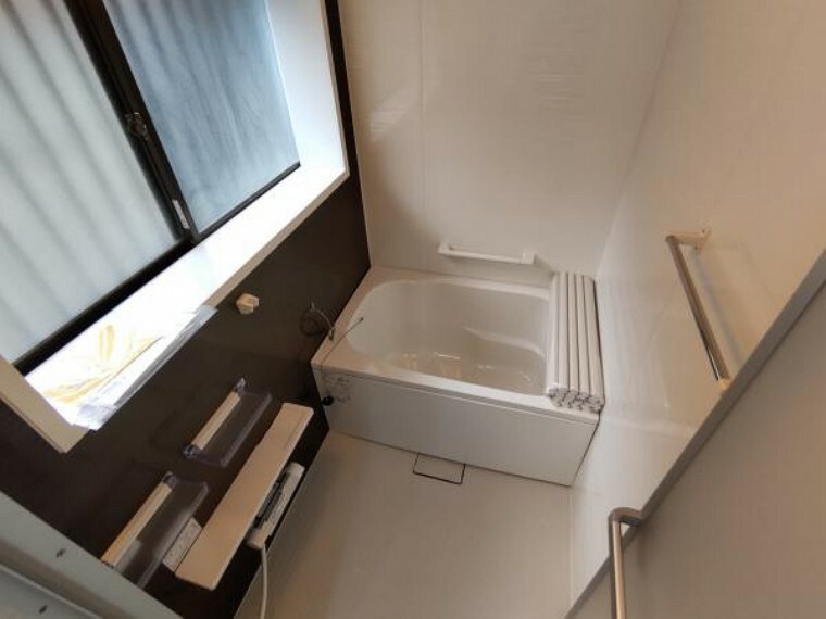 浴室 【リフォーム後写真】浴室は新品のユニットバスに交換いたしました。嬉しい追い焚き機能付きです。