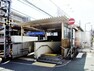 現地最寄の阪神本線打出駅。周辺にはおしゃれな食べ物屋やパン屋などが立ち並んでいます。