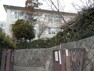 中学校 現地から徒歩では約34分の山手中学校。阪急線の山の手にあります。