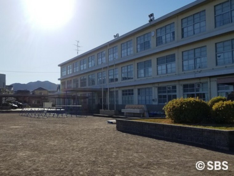 小学校 【小学校】駒形小学校まで668m