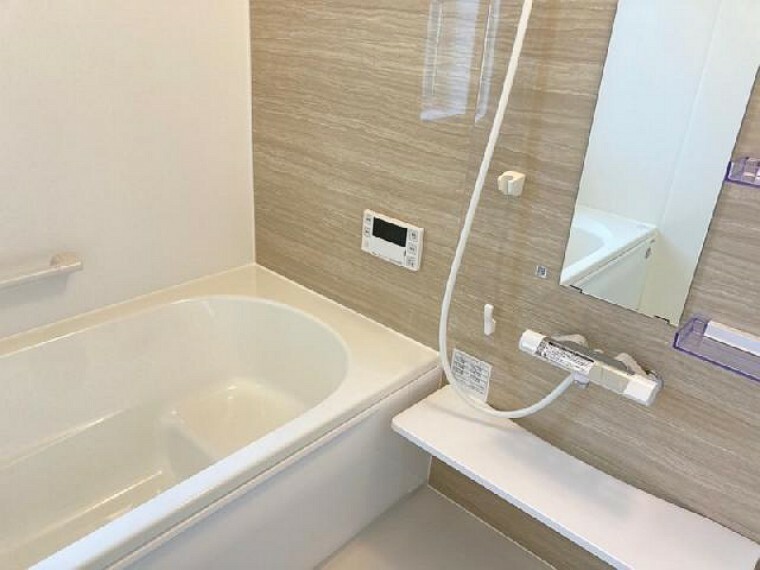 田部井町1丁目2期D号棟　浴室（同仕様同形状画像）・・・1坪タイプの浴室は、1日の疲れを洗い流すことができるゆったりとした広さです。