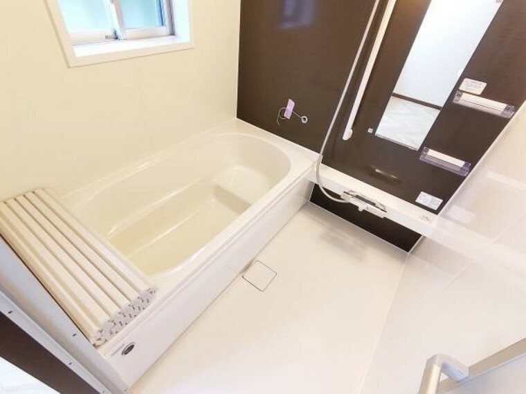 浴室 【リフォーム済】ユニットバス　ハウステック製ユニットバスに新品交換しました。温かいお湯にじっくり浸かることは体にも心にもやさしい時間となります。