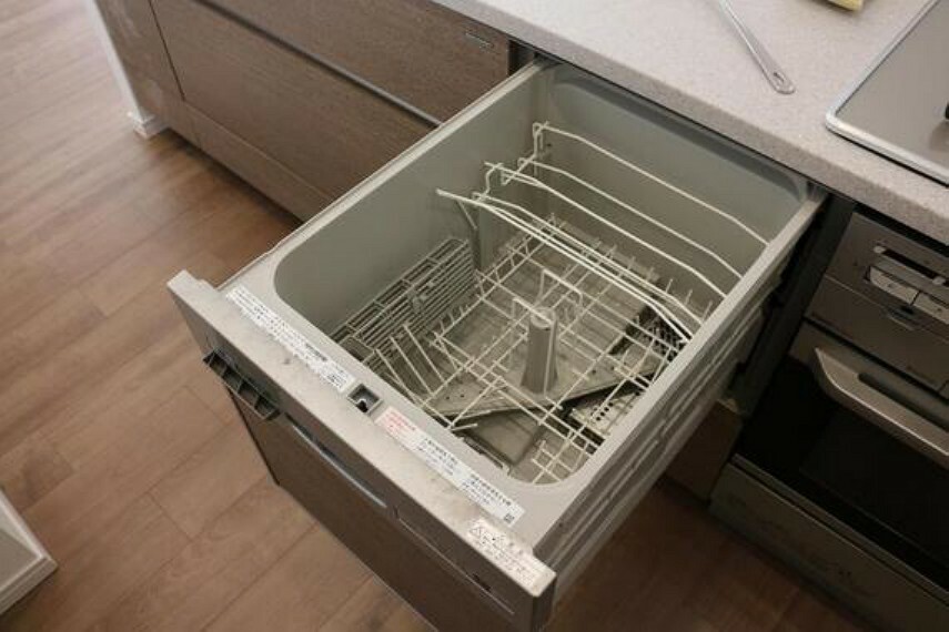 キッチン 食洗機付なので食事後の家事はおまかせ。