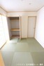 和室 押入れのある和室は寝室や客間として 大変便利にご利用頂けます。 （同仕様）
