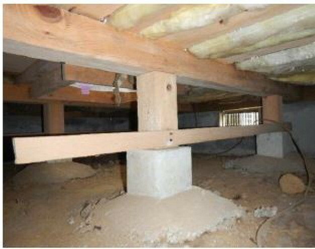 現況写真 中古住宅の3大リスクである、雨漏り、主要構造部分の欠陥や腐食、給排水管の漏水や故障を2年間保証します。その前提で床下まで確認の上でリフォームし、シロアリの被害調査と防除工事もおこないます。