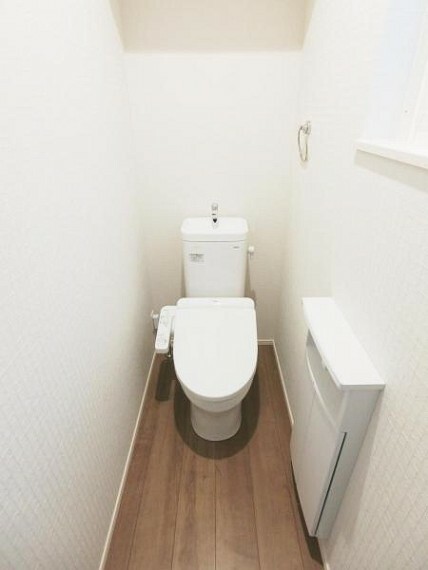 トイレ 1・2階のどちらのトイレにもウォシュレット付きで快適です。