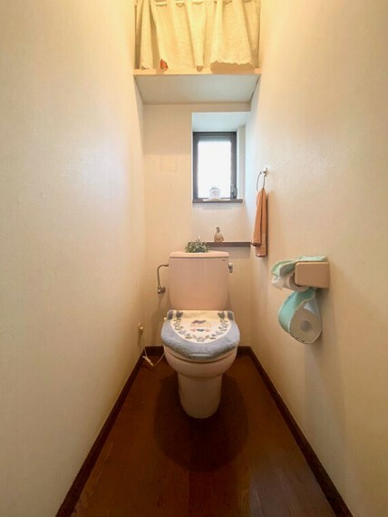 トイレ 【トイレ】温水洗浄便座。各階にトイレがあり、移動が少なく利用できます。混雑時にも便利です。