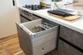発電・温水設備 食器洗浄乾燥機  お料理の後片づけをきちんとサポートするビルトインタイプの食器洗い乾燥機です。
