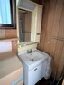 洗面化粧台 洗面スペースには窓があり換気できます