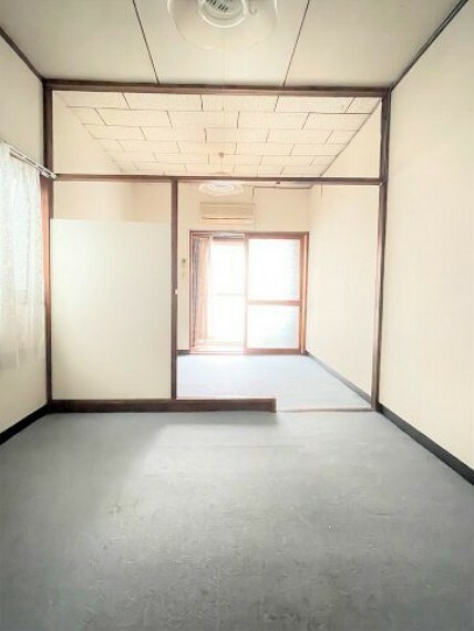和室 2階洋室（4.1帖）:オシャレにDIYやリフォームできそうなお部屋です。
