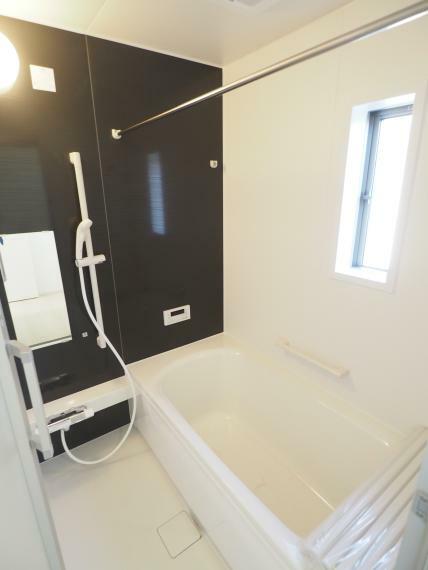 浴室 【浴室】 1坪のバスルームは、毎日の疲れを癒すリラクゼーション空間に。