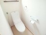 トイレ 【リフォーム済】　1階トイレは洗浄機能付き便座へ交換しました。2階も同様のものに交換しています。