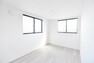 洋室 洋室　どんな部屋にもしやすいシンプルな洋室2面採光で、明るく開放感もあります