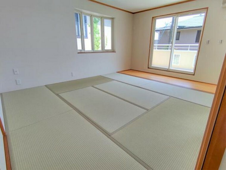 和室 【リフォーム済】2F8畳の和室です。畳の表替え行いました。い草の香る和の空間で、ゆったりとした時間を過ごしませんか。客間としての利用も良いですね。