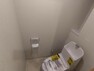 トイレ 【同仕様写真/トイレ】TOTO製のトイレに新品交換いたしました。暖房便座、ウォシュレット付きです。
