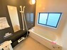 浴室 【リフォーム後】浴室はハウステック製の新品ユニットバスに交換しました。足を伸ばせる1坪サイズの広々とした浴槽で、1日の疲れをゆっくり癒すことができますよ。
