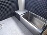 浴室 【リフォーム前】お風呂は解体して追い炊き機能付き一坪タイプのLIXIL製ユニットバスに入れ替えます。ベンチタイプの浴槽なので半身浴やお子様と対面で入浴するのに最適です。