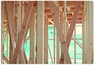 専用部・室内写真 強い耐震性・耐久性！「木造軸組み工法」は住宅の骨格を木の軸で造る工法で、1000年以上にわたり、改良・発達を繰り返してきました。接合部には補強金物取り付けなど、強い耐震性・耐久性を発揮しています。