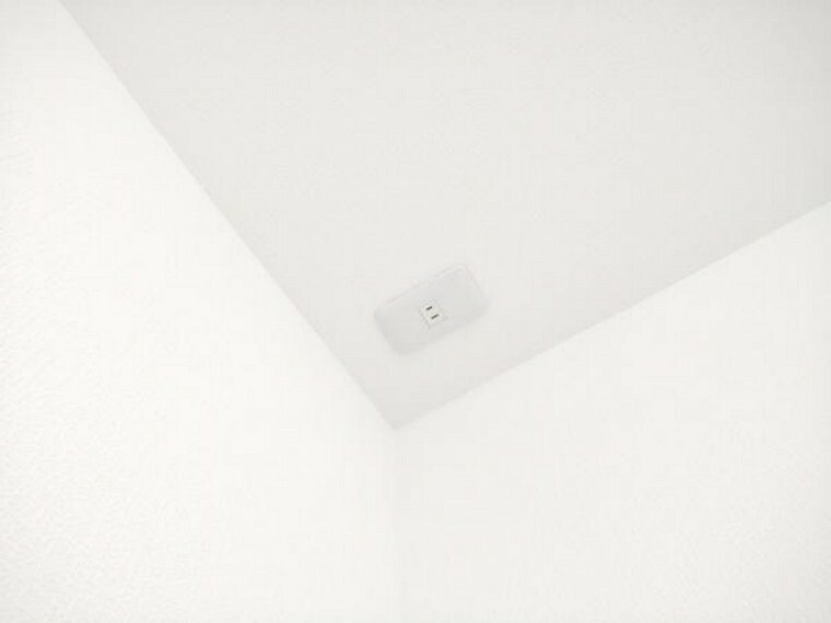 【リフォーム中】LDK、各居室にエアコン用のコンセントを新設しています（100V用）。すべてのお部屋にエアコンを設置される場合も、100V用であれば追加の電気工事は必要ありません。