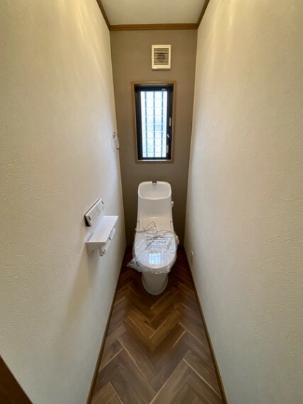 トイレ トイレ新調 温水洗浄便座付で快適 2階にもトイレ有