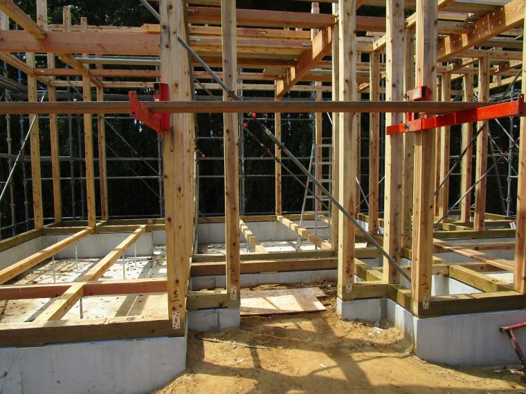 構造・工法・仕様 ベタ基礎仕様で在来工法木造平屋戸建です、屋根、外壁鋼板仕様で手入れもらくちんです・・・