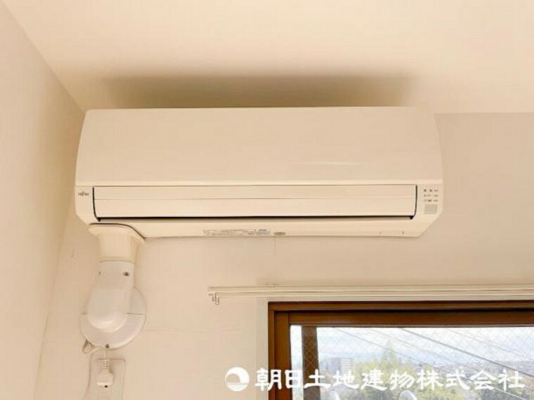冷暖房・空調設備 リビングにはエアコン設置済み！