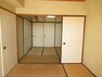 和室 4.5畳と6畳の和室の間の間仕切りを開放すれば約10.5畳のお部屋としてお使いいただけます。（2022年1月21日　撮影）