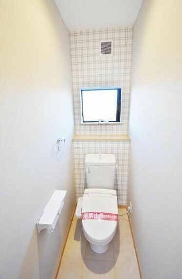 トイレ 換気のしやすい小窓のあるトイレ