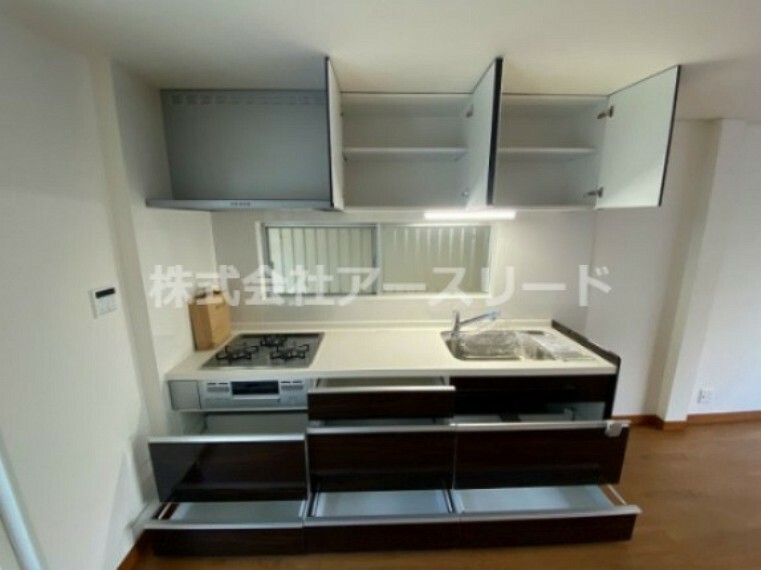キッチン キッチン新調〇*。 調理スペースが広く、調理がはかどるキッチンです  収納スペースも充実！