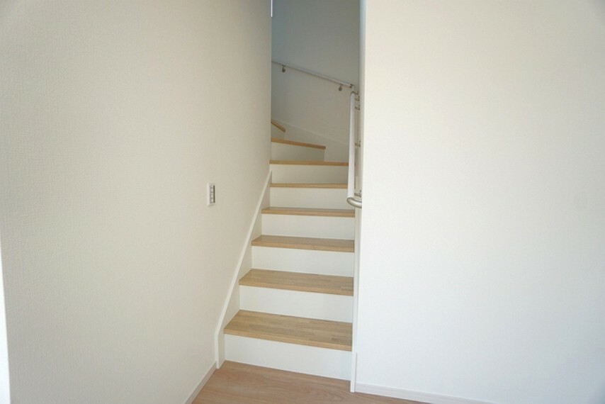リビング階段は顔を合わせる時間が増えるので、ご家族との距離がグッと縮まります。