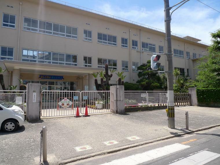 桜町中学校