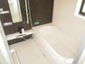 浴室 【リフォーム済】ハウステック製の1坪タイプを設置しました。浴槽は、エコベンチ式で半身浴が出来、水道・光熱費を節約するエコ性能を両立させたデザインになってます。