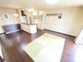居間・リビング ご家族だんらんのスペースとなるリビングは広々17.5畳。家具の配置がしやすい広さを確保しています！