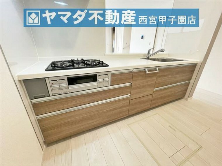 キッチン 食洗器付きシステムキッチン。