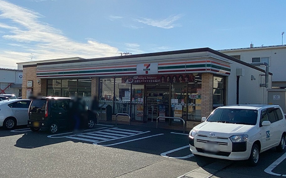 コンビニ セブンイレブン新潟山木戸店