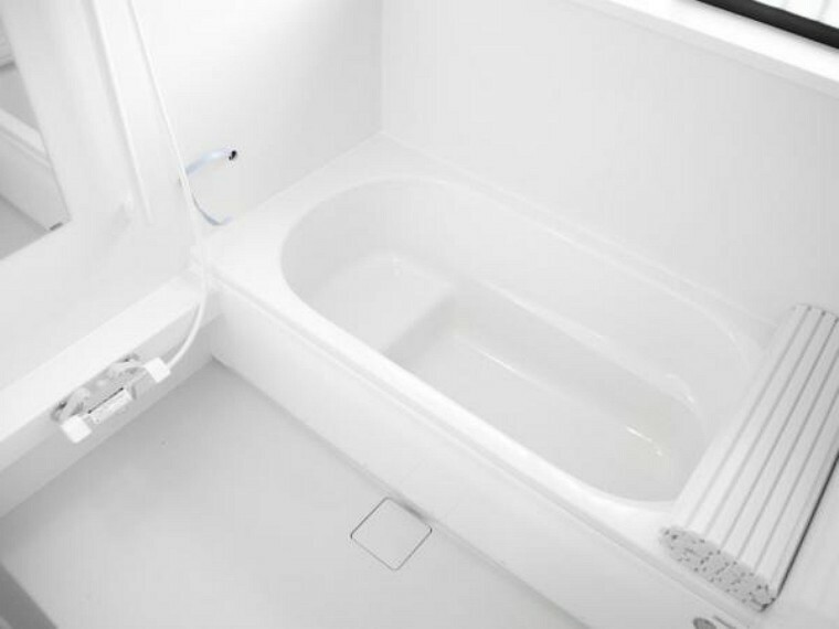 浴室 【同仕様写真】浴室はハウステック製の1坪サイズのユニットバスを新設しました。1坪サイズなので男性の方でも足を延ばして入浴することができます。