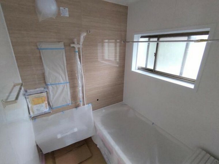 浴室 【リフォーム中】浴室は、ハウステック製の新品のユニットバスに交換します。足を伸ばせる1坪サイズの広々とした浴槽で、1日の疲れをゆっくり癒してくださいね。