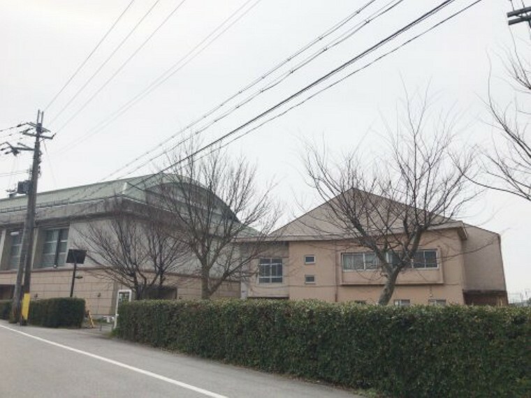 中学校 【中学校】愛荘町立愛知中学校まで763m