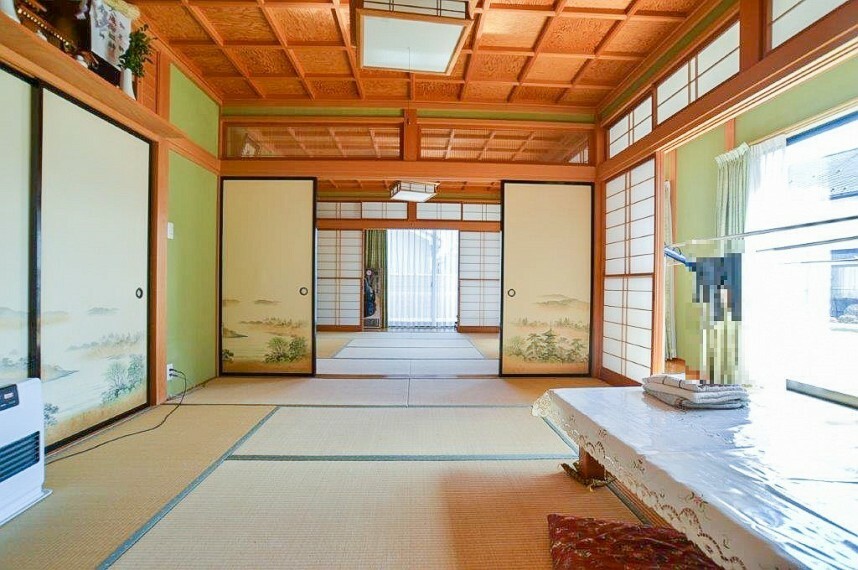 和室 1階南側和室は京壁仕上げの真壁造りです。