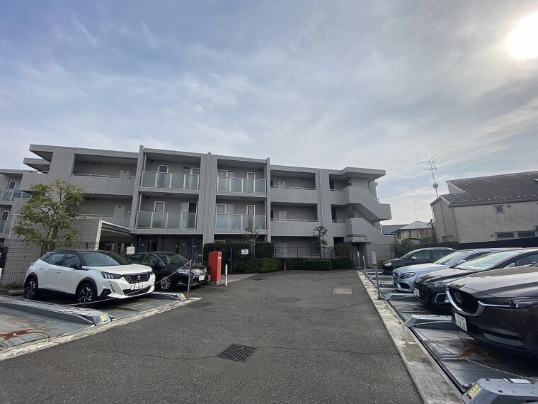株式会社LogSuite 表参道本店ショールーム