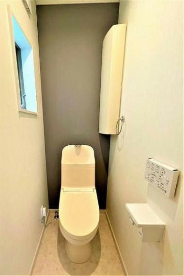 トイレ ウォシュレット一体型トイレはお掃除ラクラク便座を採用。