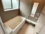 専用部・室内写真 【リフォーム後】浴室はハウステック製の新品のユニットバスに交換しています。足を伸ばせる1坪サイズの広々とした浴槽で、1日の疲れをゆっくり癒すことができますよ。